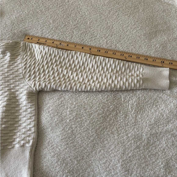 Marc New York Elegant Cream Ribbed Knit Sweater - Picture 13 of 14